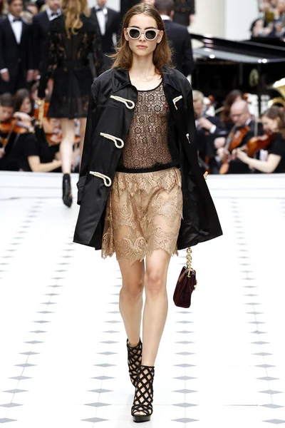 Look 14
